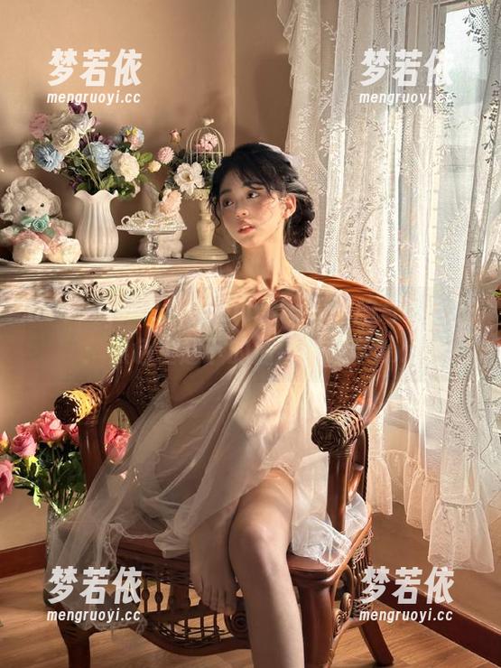 beautyleg - Morning的私拍写真之旅：黑色主题下的情感与故事.txt-梦若依