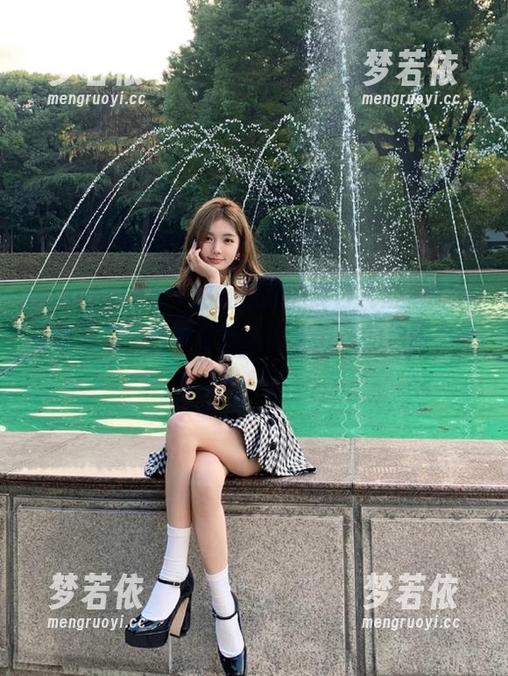 beautyleg - 感受浓烈的夏日气息，Rita最新写真图片带你踏入阳光与风的绚丽之旅！.txt-梦若依