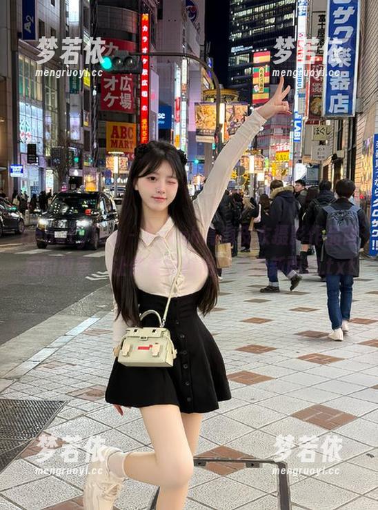 beautyleg - Sarah高清皮衣摄影作品背后的故事，让你看到时尚博主的新面貌.txt-梦若依