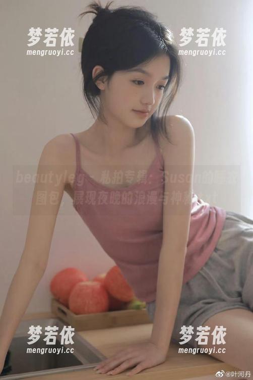 beautyleg - 私拍专辑：Susan的睡衣图包，展现夜晚的浪漫与神秘.txt-梦若依