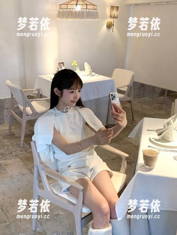 beautyleg - Vanessa黑色写真套图上线，快来下载感受她的时尚风采.txt-梦若依