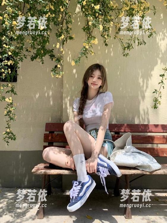 beautyleg - 小玲泳装写真独特图集，感受丝滑肌肤在阳光下的温柔与坚定.txt-梦若依