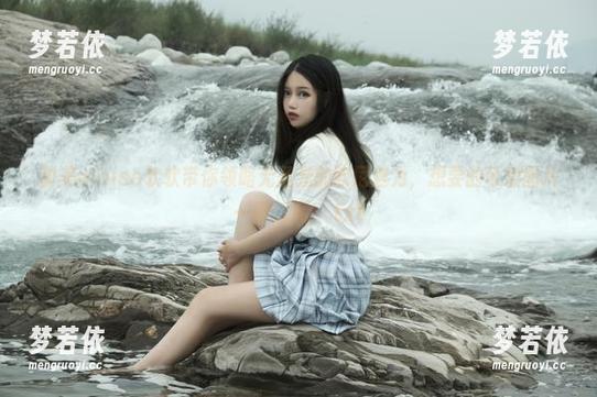 甜美eloise软软带你领略无圣光的欧尼魅力，想要的可爱图片一网打尽！.txt-梦若依