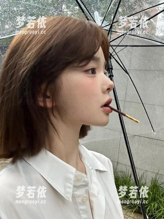 pans - 丁丁的天台私房美图，完美捕捉阳光与青春的瞬间.txt-梦若依