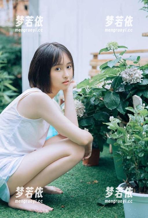 pans - 妮妮万圣节的奇幻之旅，美图更新带你领略不一样的节日风情！.txt-梦若依