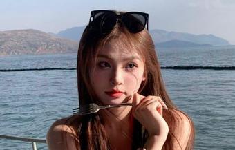 pans - 思思的温柔作品分享：在视觉的旅程中，感受温暖与柔和的无限可能.txt