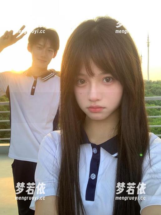 pans - 免费分享木木的白丝写真作品，与你共同感受艺术与美的无穷魅力！.txt-梦若依