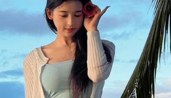 pans - 狐狸新模试镜浪漫套图更新，探寻唯美艺术的无限可能.txt