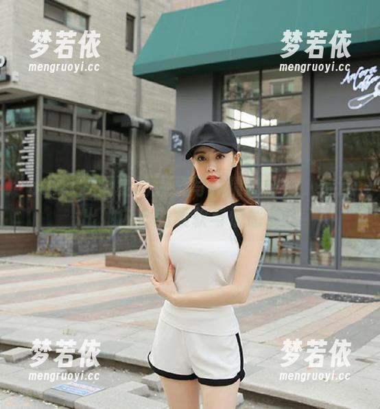 pans - 雯雯的温柔写真精选合集，传递出她内心的柔软与情感.txt-梦若依