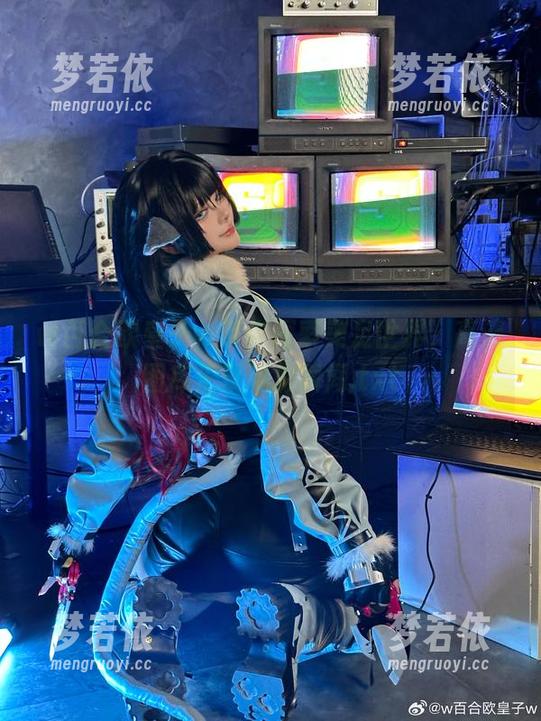 w百合欧皇子w带你探索美足世界，高清图库汇聚精彩瞬间.txt-梦若依