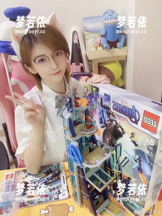 从未见过如此神奇的作品，观看一小央泽乌鸦少女图包，真是个奇妙体验！.txt-梦若依