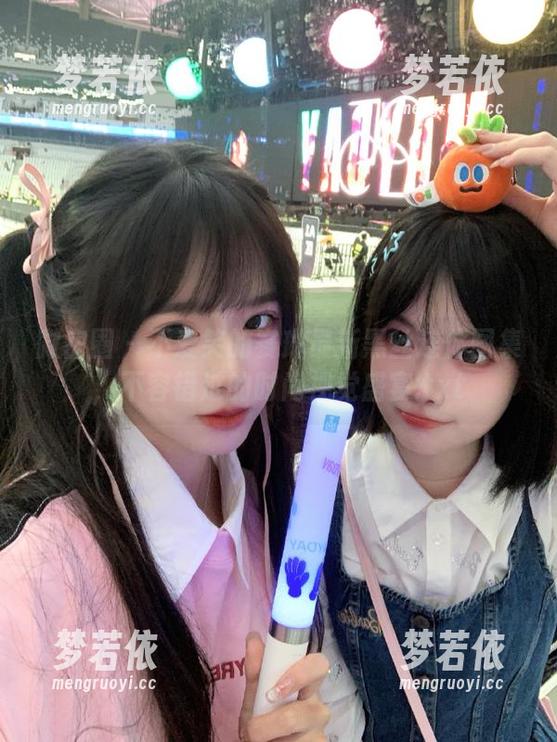 微密圈 - 不爱笑的赛琳最新黑丝连体图集，不容错过的时尚视觉盛宴.txt-梦若依