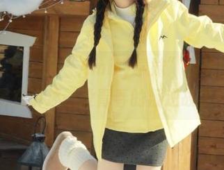 丽柜 - 每一张“Amily学妹”的美图写真都像是在讲述一段青春的叛逆故事！.txt