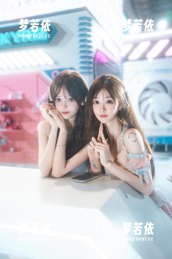 丽柜 - xilly的婚纱全套图包，带你步入梦幻婚礼的世界.txt-梦若依