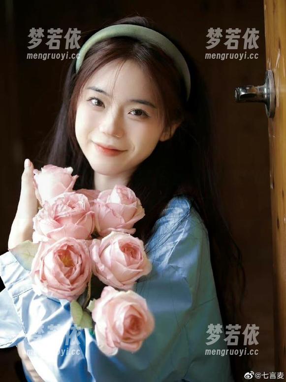 丽柜 - 兔子职业装私拍合集，魅力四射的职场女性形象再现.txt-梦若依