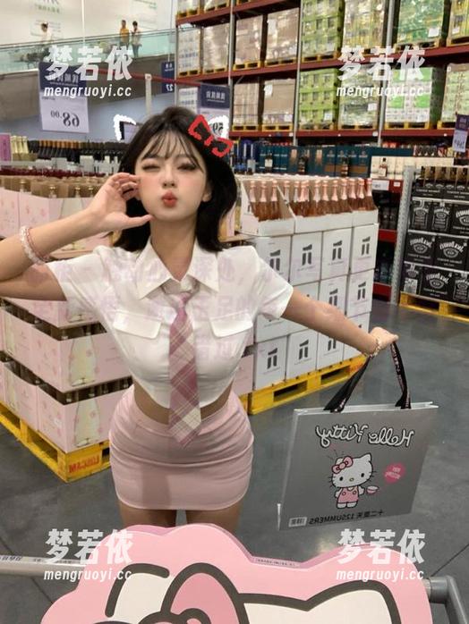 丽柜 - 触动心灵深处，尔尔写真更新带来全新感悟，邂逅玉足的每一个细节都不容错过.txt-梦若依