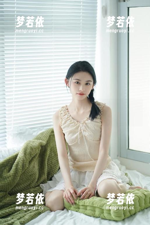 丽柜 - 美图背后的故事：然然与妹妹的私拍之路.txt-梦若依