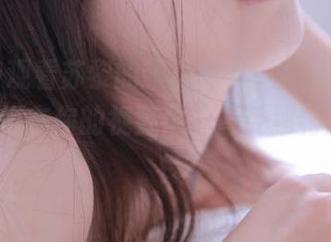 丽柜 - 观看苏黎的眼镜写真，把每一个细节都定格在你的视野中，感受独特风格.txt