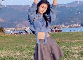 在乔依丝图库精选中，感受和服与自然的和谐美妙结合.txt