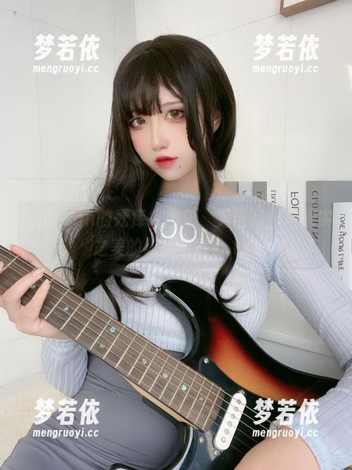 九曲Jean的死库水图包，见证写真与现实之美的碰撞与融合.txt-梦若依