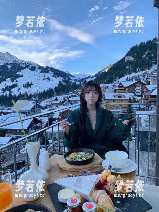 微密圈 - 于芷晴教室独特魅力，高清写真图集尽释青春气息.txt-梦若依
