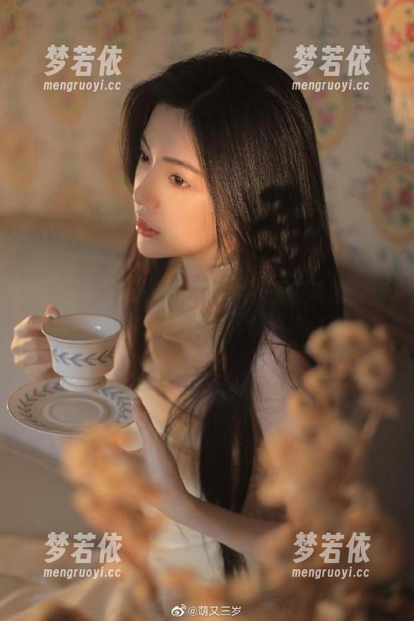 微密圈 - 每天都来在线享受于芷晴的高清盛宴：自嘲也能很精彩.txt-梦若依