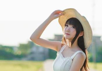优星馆 - 羊羊Suger最新写真盛宴，毛衣风情尽显优雅，快来围观吧！.txt