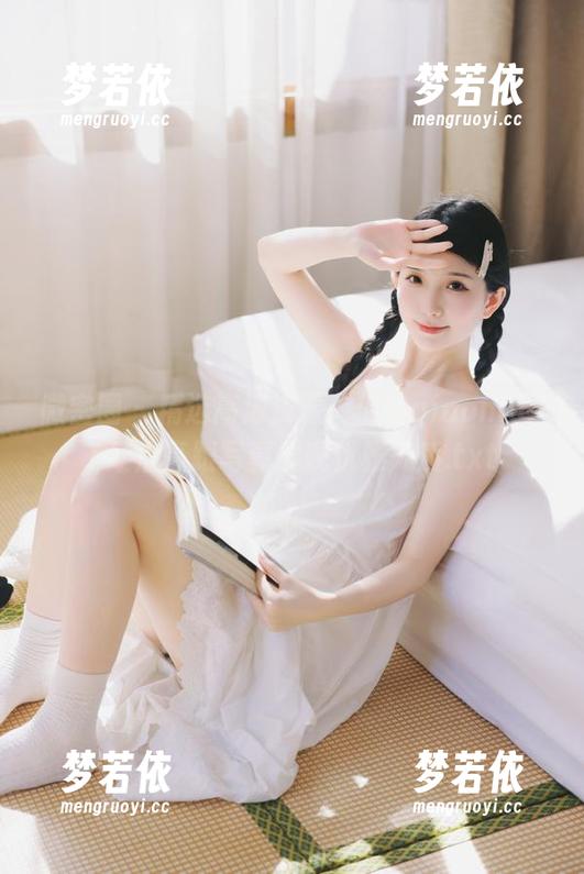 微密圈 - 精选高清资源：俏妞qiaoniuTT红底高跟写真展现优雅气质.txt-梦若依
