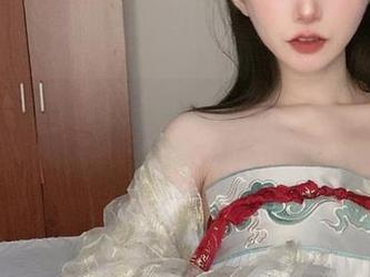 汉服与倦倦喵的奇妙碰撞：看看这组图集原图，你敢相信这是现实吗？.txt