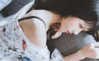 倦倦喵与女同事的奇妙cos图册，开启萌趣无限的画廊之旅.txt