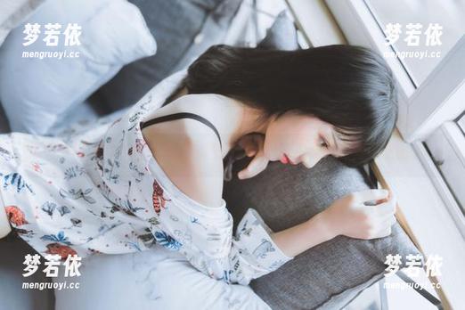 倦倦喵与女同事的奇妙cos图册，开启萌趣无限的画廊之旅.txt-梦若依