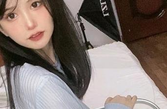 倦倦喵水手服作品集：精选图像捕捉无尽的海洋梦境.txt