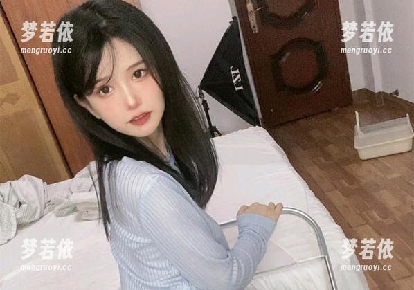倦倦喵水手服作品集：精选图像捕捉无尽的海洋梦境.txt-梦若依