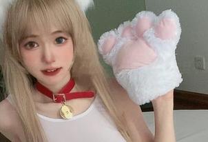倦倦喵带你走进死库水的梦幻世界，图包分享让你目不暇接！.txt