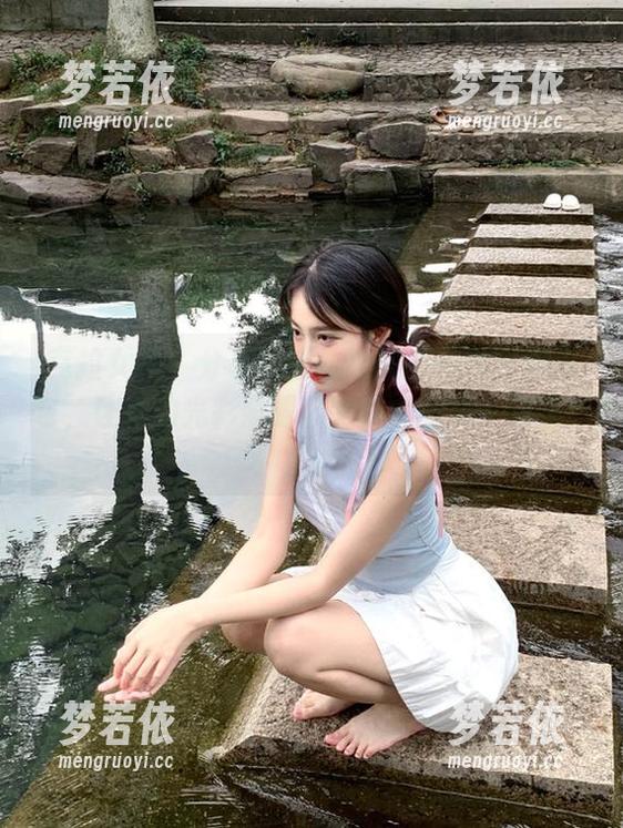 克拉女神 - 分享依娜丝女神的唯美写真图包，让她的光彩照耀你生活中的每个角落！.txt-梦若依