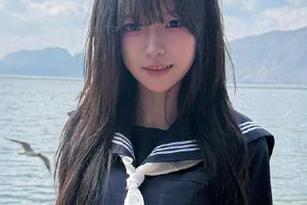 克拉女神 - 跟随妮子的脚步，探寻那些动人的圣诞写真作品与独特资源.txt
