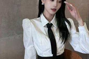 克拉女神 - 感受江琴双马尾的魅力，私拍写真带你走进她的梦幻世界.txt