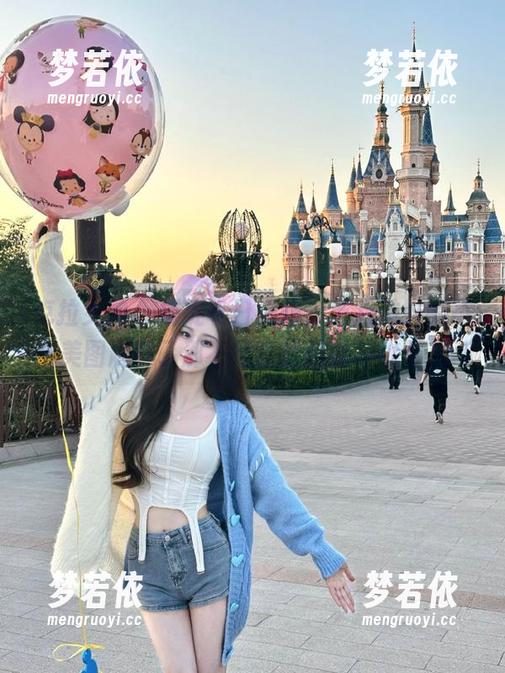 克拉女神 - 捕捉冬日温暖，芝月妹妹的高清美图展现了那不经意的恬静与优雅.txt-梦若依