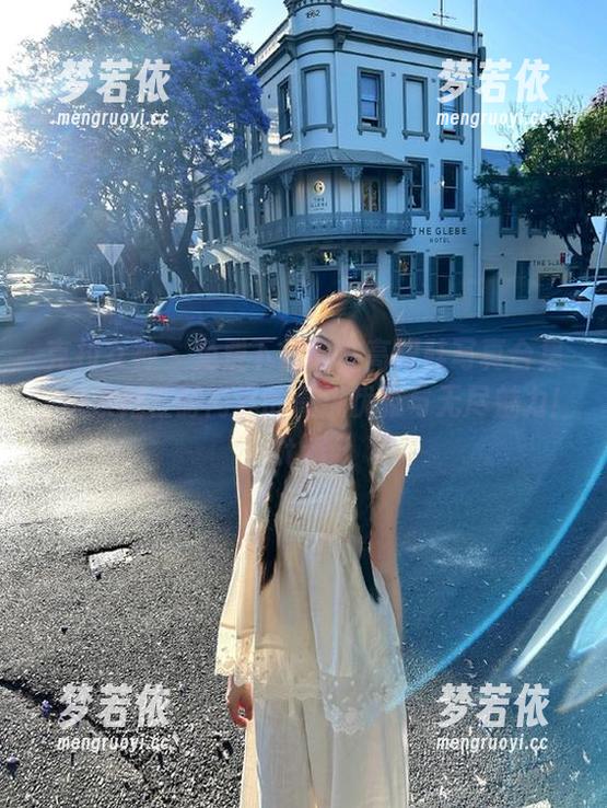 克拉女神 - 免费下载静宜高跟鞋写真合集，探索她在时尚界的高挑优雅与无尽魅力！.txt-梦若依