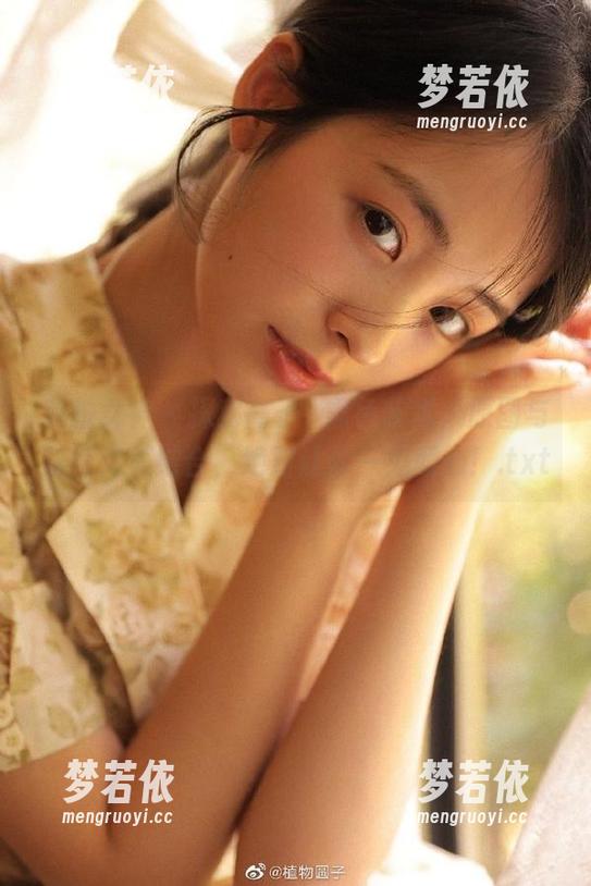 克拉女神 - 探秘高子琁黑色艺术,原图与壁纸完美结合,绝对让你一见倾心!.txt-梦若依 克拉女神 - 探秘高子琁黑色艺术,原图与壁纸完美结合,绝对让你一见倾心!.txt-梦若依