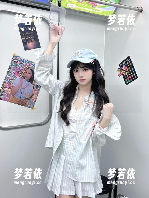 最新图集上线：兔玩映画带你领略树荫斑驳了白丝的梦幻时刻.txt-梦若依