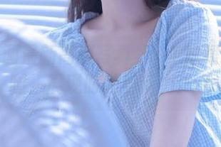 兔玩映画最新高清写真集：T恤裙搭配裸腿，展现时尚与活力.txt
