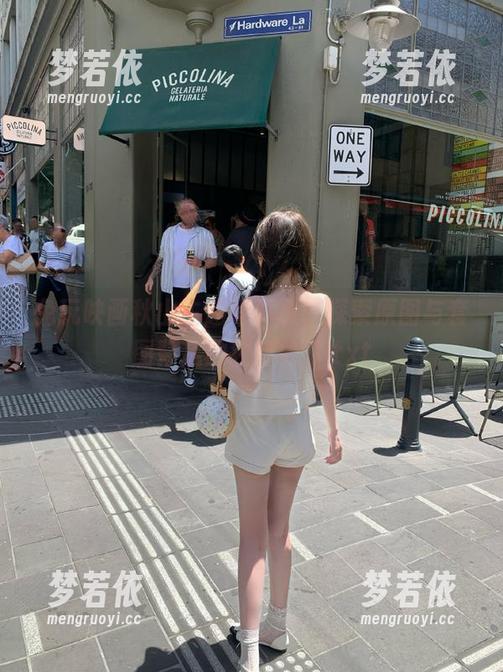 兔玩映画秋山主题写真展，探索原图与套图背后的独特故事.txt-梦若依