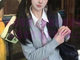 兔玩映画精选写真，旗袍与制服的绝佳搭配，尽显女性柔美与力量.txt