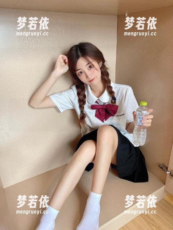 超棒死库水写真作品集，兔玩映画原图生动再现完美瞬间.txt-梦若依