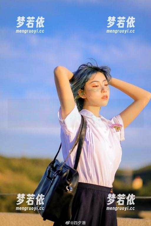 兔玩映画重磅推出：绿T恤白鞋少女的唯美美图，述说青春故事的公主梦.txt-梦若依