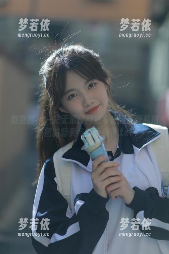微密圈 - 一览无遗：周妍希长腿系列私拍原图的醇美与动感美学.txt-梦若依