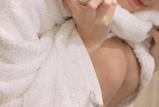 嗲囡囡 - “伊蓓Eva女友”写真套图：邂逅青春与美丽的华丽碰撞，给你视觉盛宴。.txt