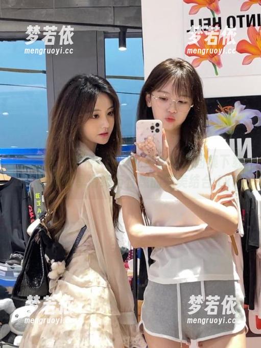 嗲囡囡 - 模特YOYO死库水写真图集下载，与你共享清纯与性感的完美结合.txt-梦若依
