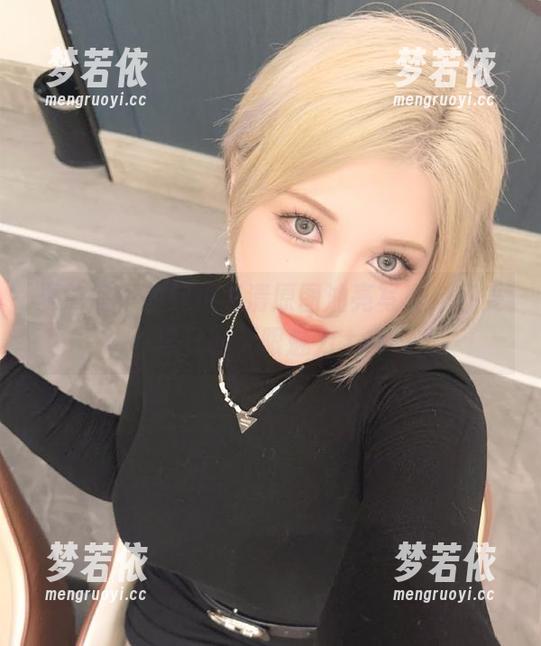 夏鸽鸽不想起床高清原图油亮写真，感受夏日的无限魅力.txt-梦若依